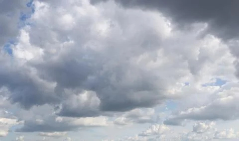 Overcast sky of rain clouds forming in the sky in concept of climate. Foto stock