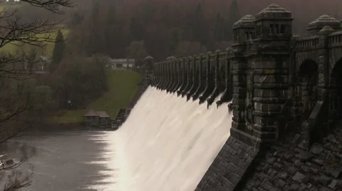 Overflow water cascading over Lake Vyrnwy dam, Powys, Wales, January 28th 2014. Stock-Footage 34496003