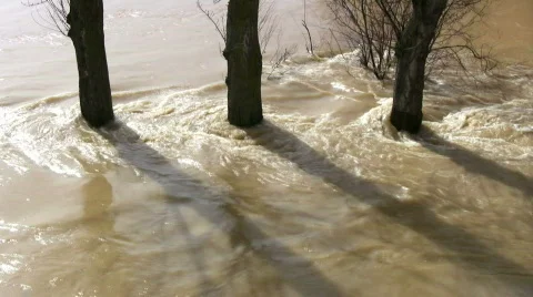Overflowing river after heavy rain Stock-Footage 648735
