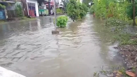 Overflowing Water Stockbeeldmateriaal 219355376