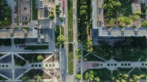 Overhead drone flight along Ryazan avenue Vidéo 329921485