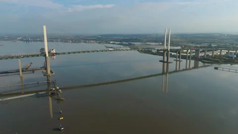 Overhead Drone Shot of River Thames Industrial Port Infrastructure With Queen Vídeos de archivo 325329748