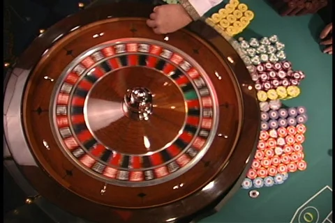 Overhead roulette wheel ball thrown in by dealer 2 Stockbeeldmateriaal 109058
