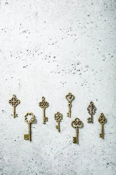 Overhead shoot of many different old keys Фото