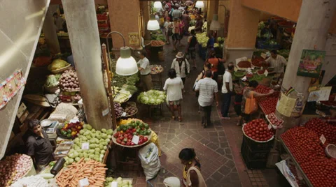Overhead shot of exotic vegetable market Stock Footage 32199261