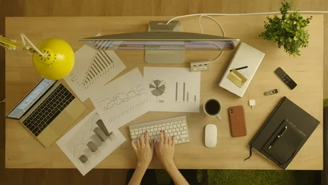 Overhead shot of the table Video stock 127554692