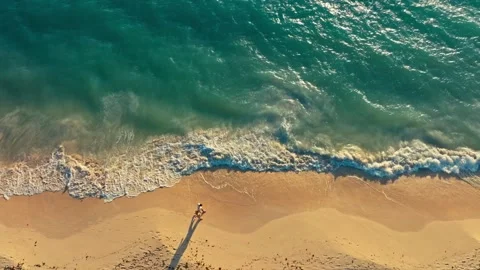 Overhead shot of waves breaking on beautiful tropical beach Caribbean Mexico 库存影片 280703693