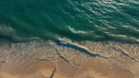 Overhead shot of waves breaking on beautiful tropical beach Caribbean Mexico Stock Footage 280703696