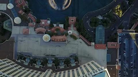 Overhead top down flight above Bellagio Water show-FHD-60fps-13 secs 動画素材 131534337