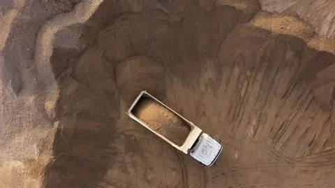 Overhead view of dump truck in open air quarry Vídeo Stock 103343813