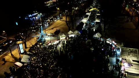 Overhead view of night city square with christmas tree in front of opera buil Vídeos de archivo 207751444