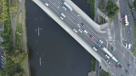 Overhead view of rowers and traffic in Melbourne Stock Footage 124512732