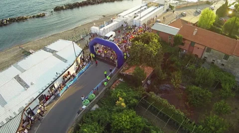 Overhead view of the start of the half marathon of Chiavari Stock Footage 57768619