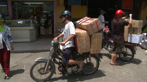 Overloaded motorcycle Video stock 51152421