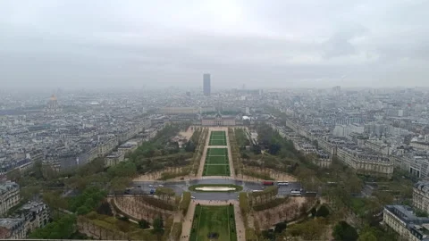 Overlooking the cityscape of Paris with The Champ de Mars Gardens Stock-Footage 342441822