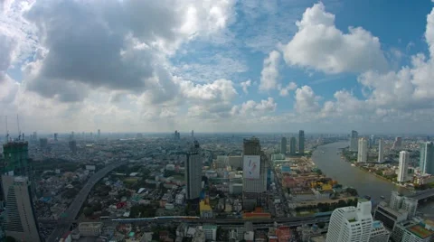 Overlooking view of Bangkok's crowded cityscape, stretching to the horizon. Vídeos de archivo 62473983