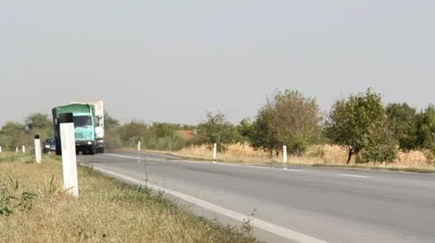Overtake Video stock 12183952