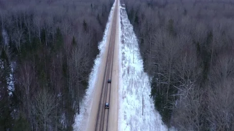 Overtaking on the road. 動画素材 146549695