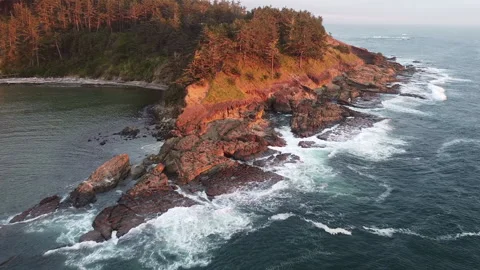 Overview Aerial View of Sunset Cliffs Over Waves Crashing on Rock Islands, Coast 库存影片 226033385