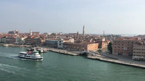 Overview of the cloudy Venice coastline Stock-Footage 168571038