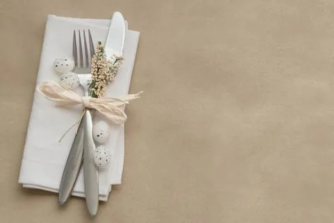 Overview of Easter table setting, copy space Foto stock