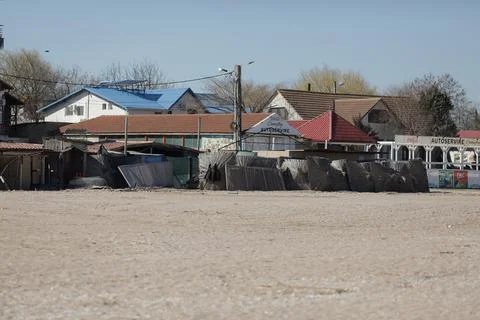 Overview of the empty Vama Veche beach and some pubs and restaurants on a s.. Foto stock