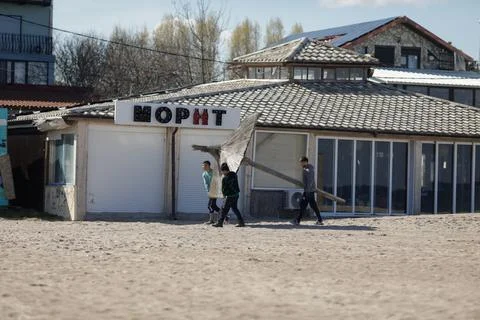Overview of the empty Vama Veche beach and some pubs and restaurants on a s.. Stock-Fotos