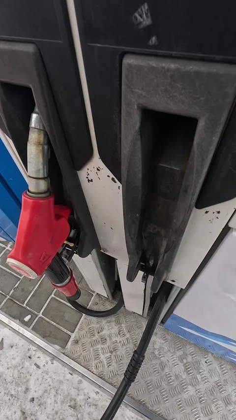 An Overview of Fuel Dispensing Equipment: Capturing the Process of Refueling 库存影片 330532260