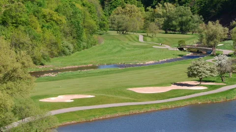 Overview of golf course with bunkers Video stock 299930