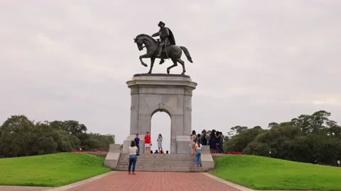 Overview of Sam Houston Statue at Hermann Park Stock Footage 167923526