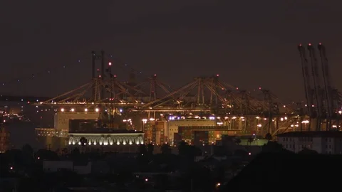 An overview of San Pedro harbor in Los Angeles, California at night. Видео 79497609