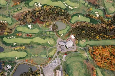 Overview Of Scenic Golf Course Layout Including Natural Features Stockfoto's