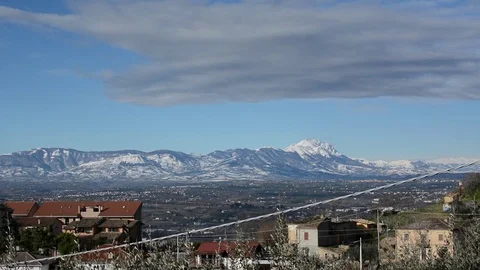 Overview of the Val Pescara starting from the Gran Sasso and ending with the  Video stock 104760563