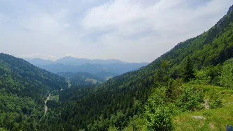 Overview video of the mountains in slovenia on a mountain road Stock-Footage 157274341