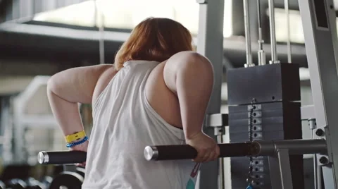 Overweight Woman Doing Dips Video stock 67942489