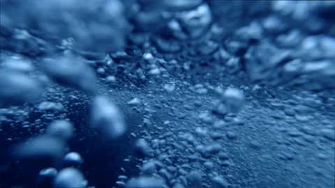 Oxygen bubbles under water Video stock 154415681