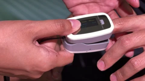 Oxygen check Video stock 345882861