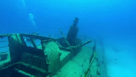 On the P 31 스톡 동영상 99828473