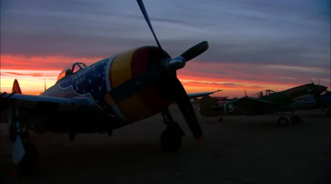 P-47 Thunderbolt Sunset Pan Vídeo Stock 60735914