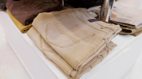 P1443104 02011657 Video stock 284965236