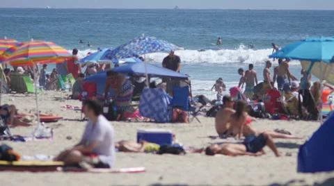 Pacific Beach crowd July 4 weekend 2 Stock-Footage 39992385