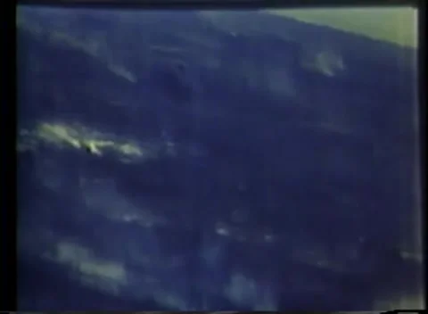 PACIFIC OCEAN - 1943: Air attack - Wake View Open Water From An Aircraft 库存影片 343786399