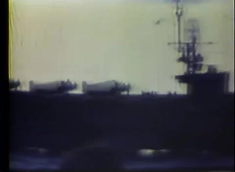 PACIFIC OCEAN - 1944: Troop movement - Small Boats across Open Water 库存影片 343786820