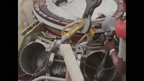PACIFIC OCEAN - 1968 - Close-ups of the Apollo 8 command module as technicians Stockbeeldmateriaal 313054064