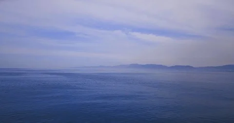 Pacific Ocean With Mountains - Wide Vídeo Stock 92167908