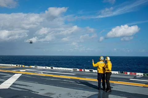 PACIFIC OCEAN (Oct. 4, 2022) Aviation Boatswains Mate (Handling) Airman D.. Photos