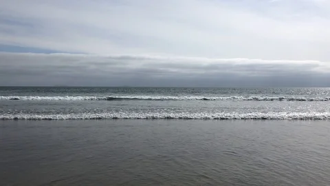 Pacific Ocean small waves 動画素材 88506871