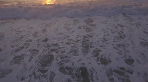 Pacific Ocean sun set a high tide Stock-Footage 58580764