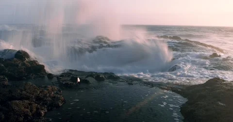 Pacific ocean water wave at Thor s Well during sunset, Cape Perpetua, Orego.. Stock Footage 321779408