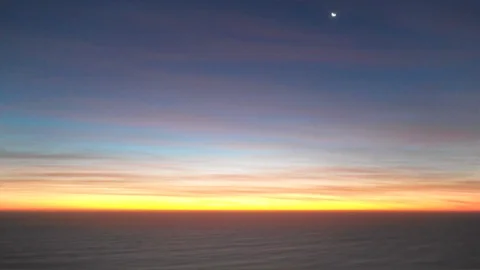 Pacific Ocean waves approaching Chile coastline during sunset, awe scenics Vídeo Stock 117073406
